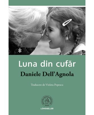 Luna din cufar